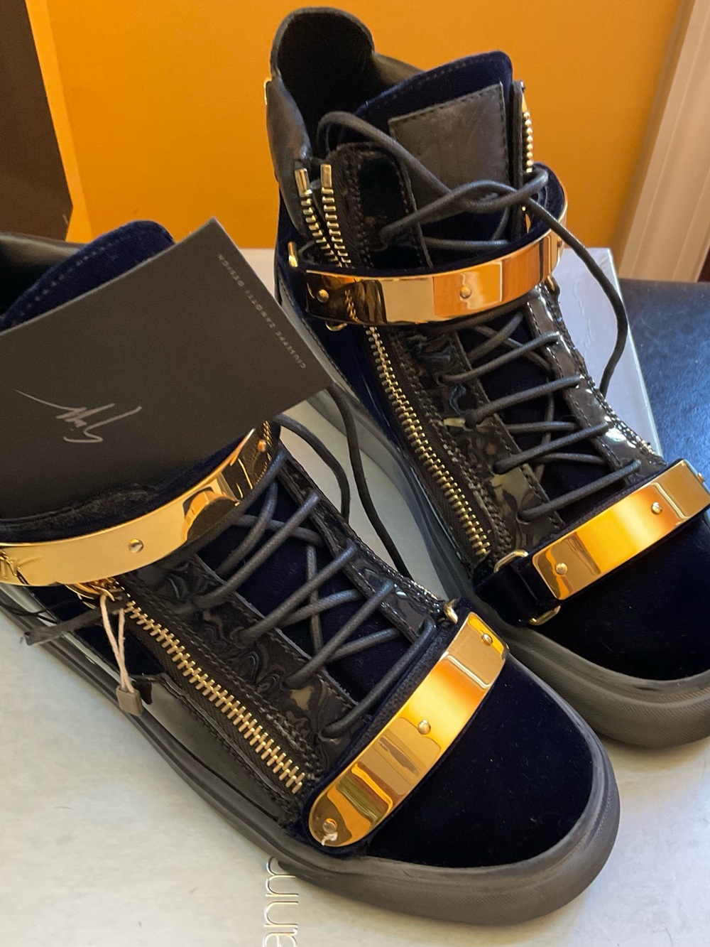 Women’s High-Top Fashion Sneakers with Gold Accent - Black